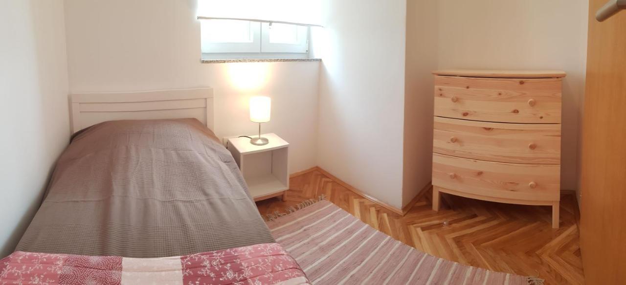Mitra Apartments Малинска Екстериор снимка