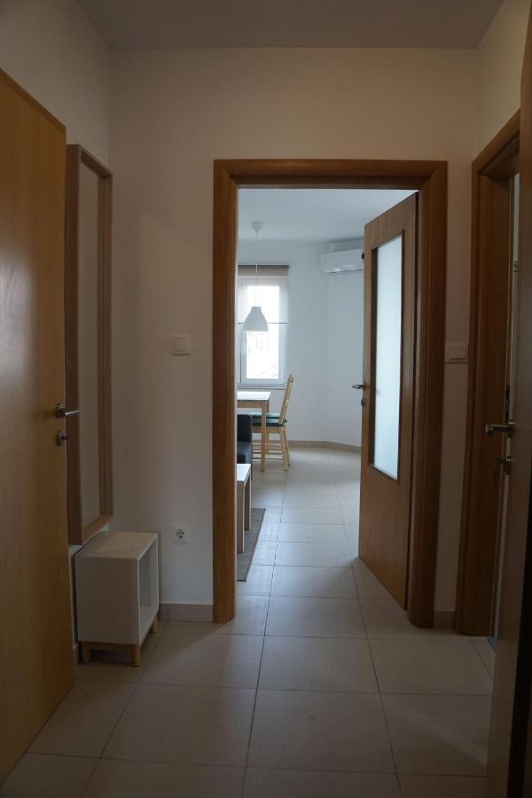 Mitra Apartments Малинска Екстериор снимка