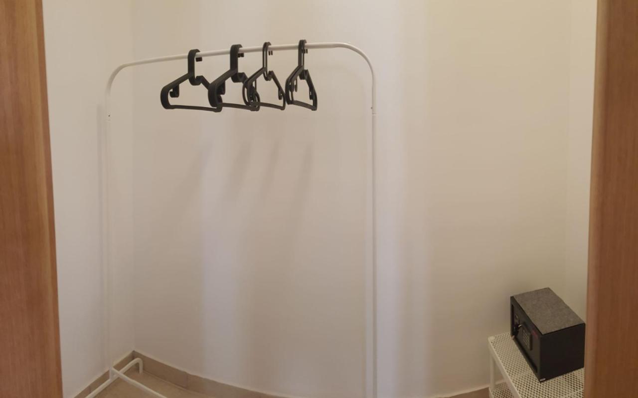 Mitra Apartments Малинска Екстериор снимка