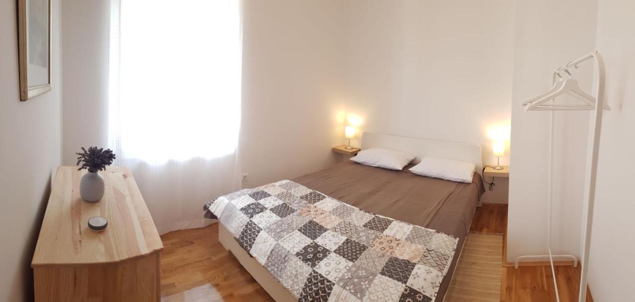 Mitra Apartments Малинска Екстериор снимка