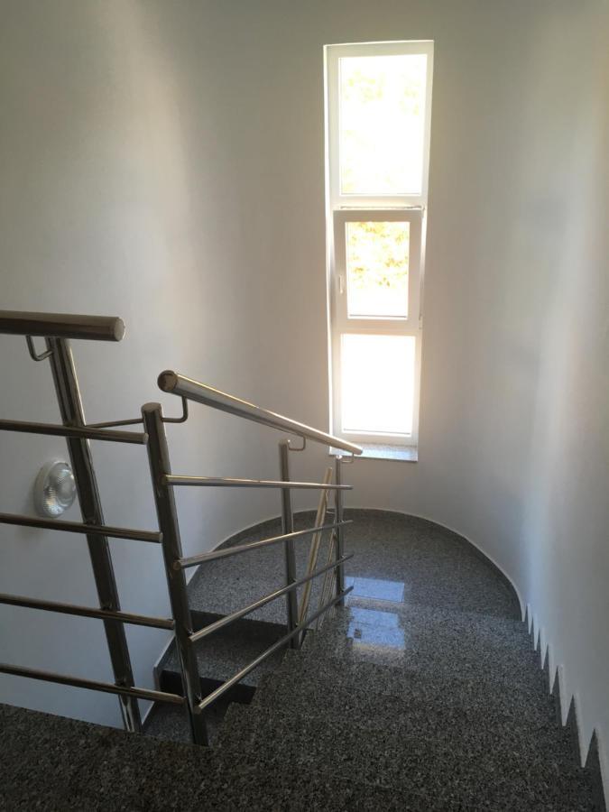 Mitra Apartments Малинска Екстериор снимка